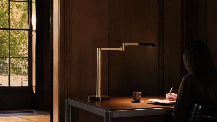 Dyson Solarcycle Morph™ Masa Lambası (Beyaz/Gümüş)